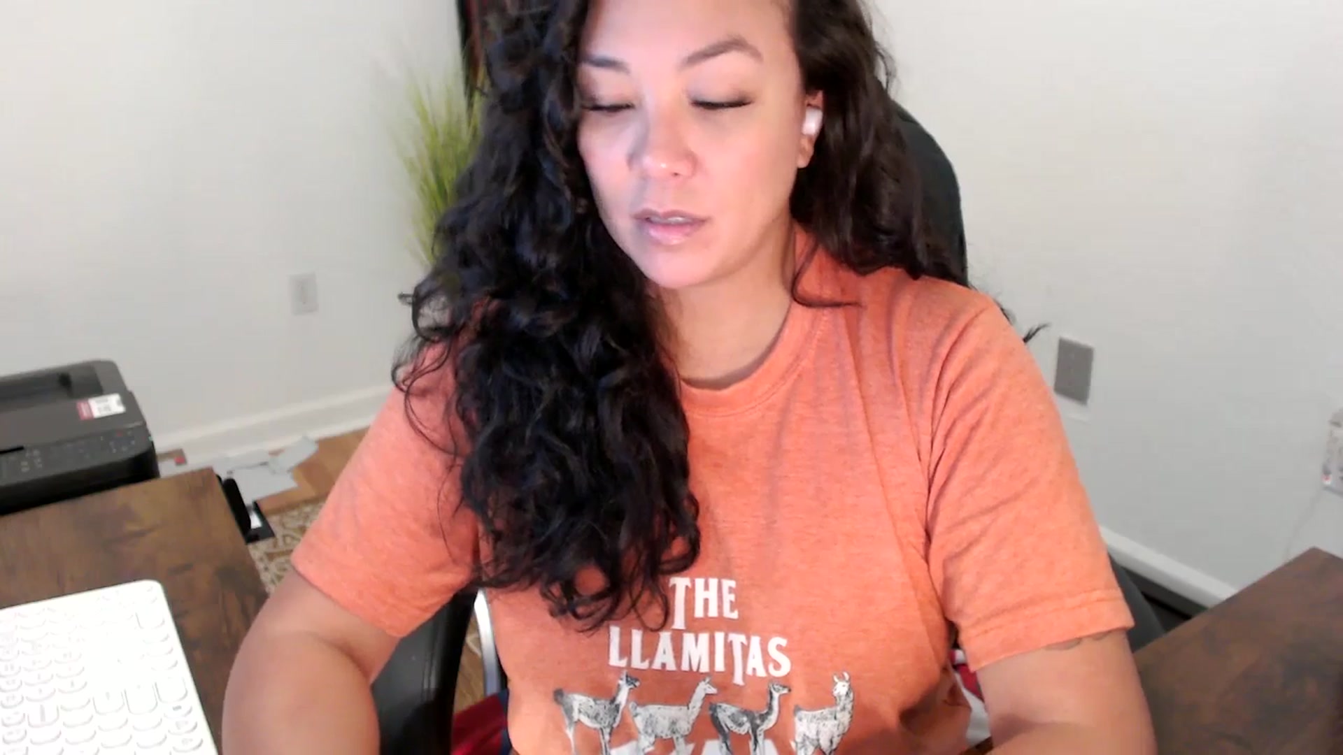 Gallery image thumbnail from MickaylaStar's myfreecams stream on, 10/02/2025, 19:13 image 19 of 20