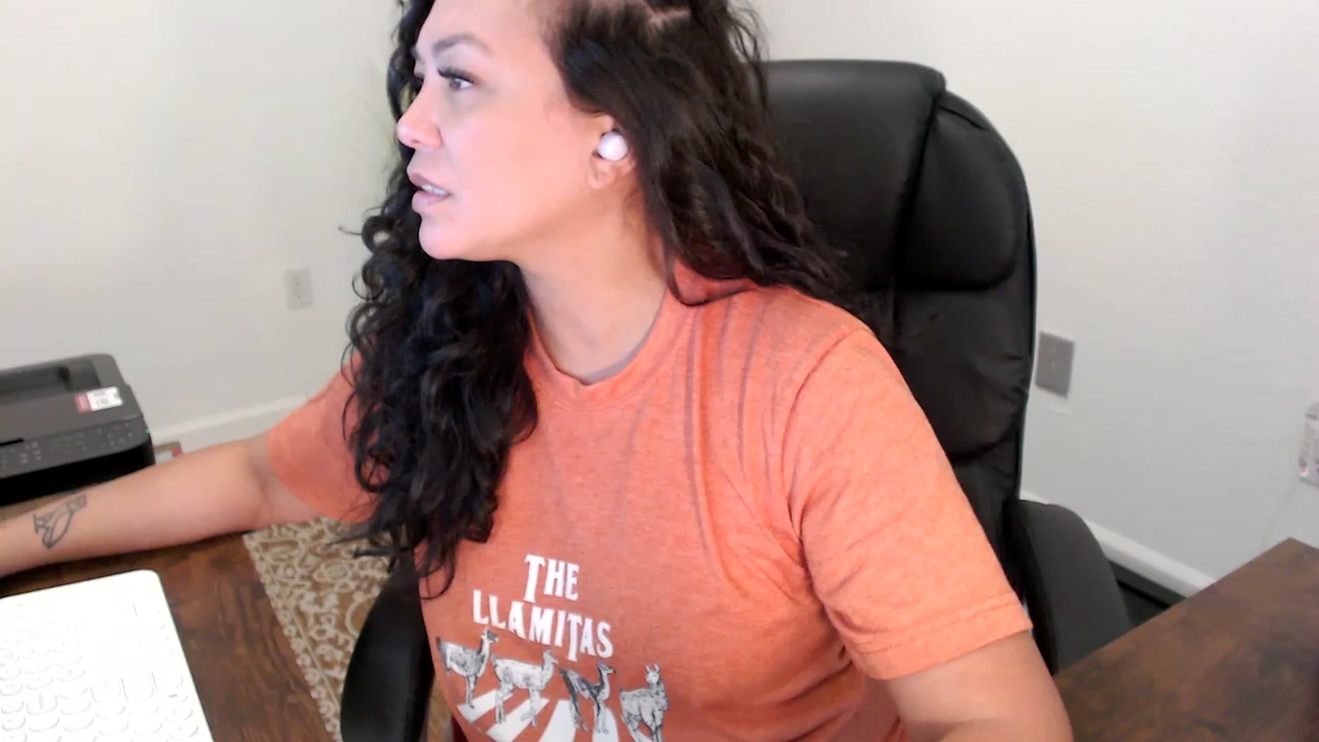 Gallery image thumbnail from MickaylaStar's myfreecams stream on, 10/02/2025, 19:13 image 14 of 20
