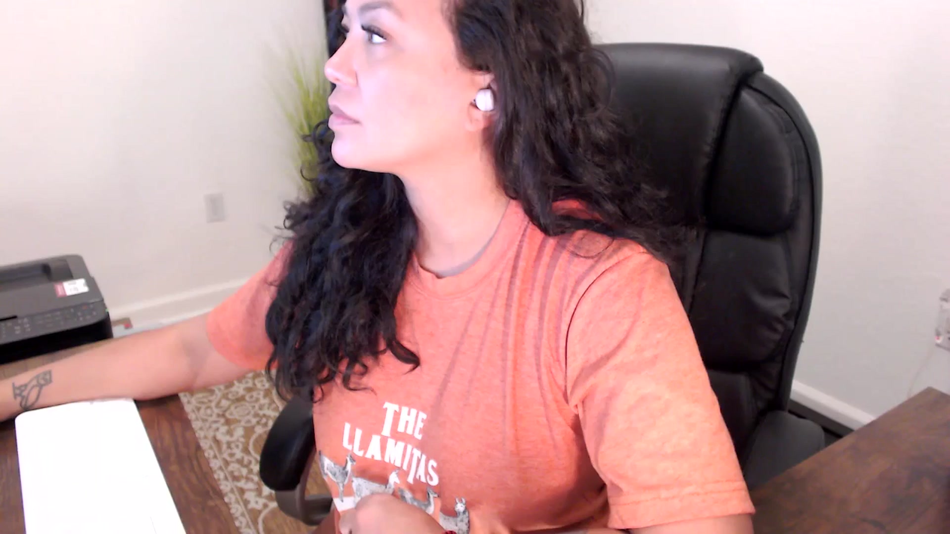 Gallery image thumbnail from MickaylaStar's myfreecams stream on, 10/02/2025, 19:47 image 5 of 20
