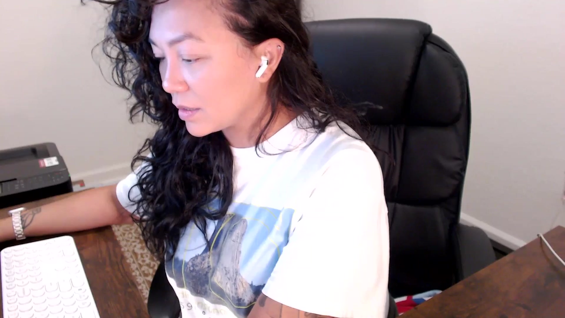 Gallery image thumbnail from MickaylaStar's myfreecams stream on, 10/03/2025, 15:55 image 3 of 20