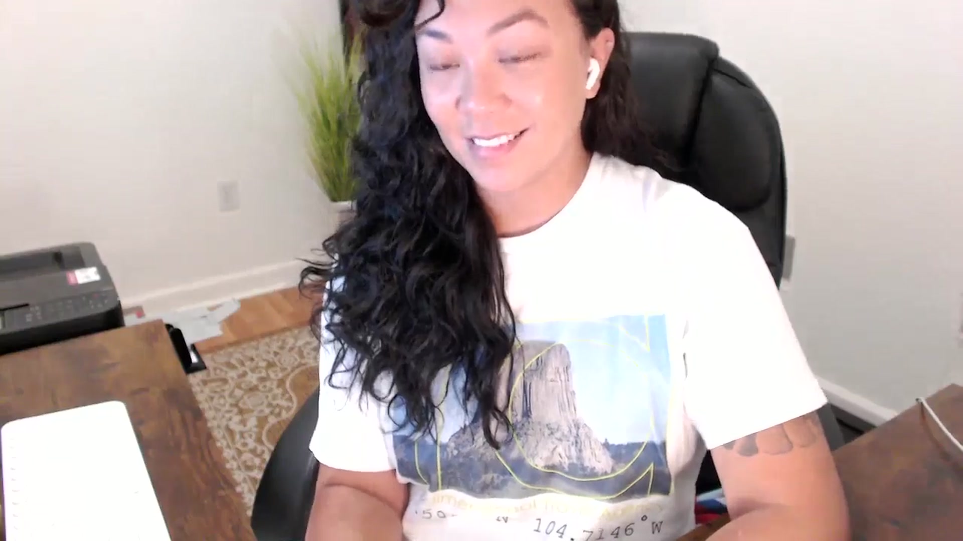 Gallery image thumbnail from MickaylaStar's myfreecams stream on, 10/03/2025, 15:55 image 10 of 20