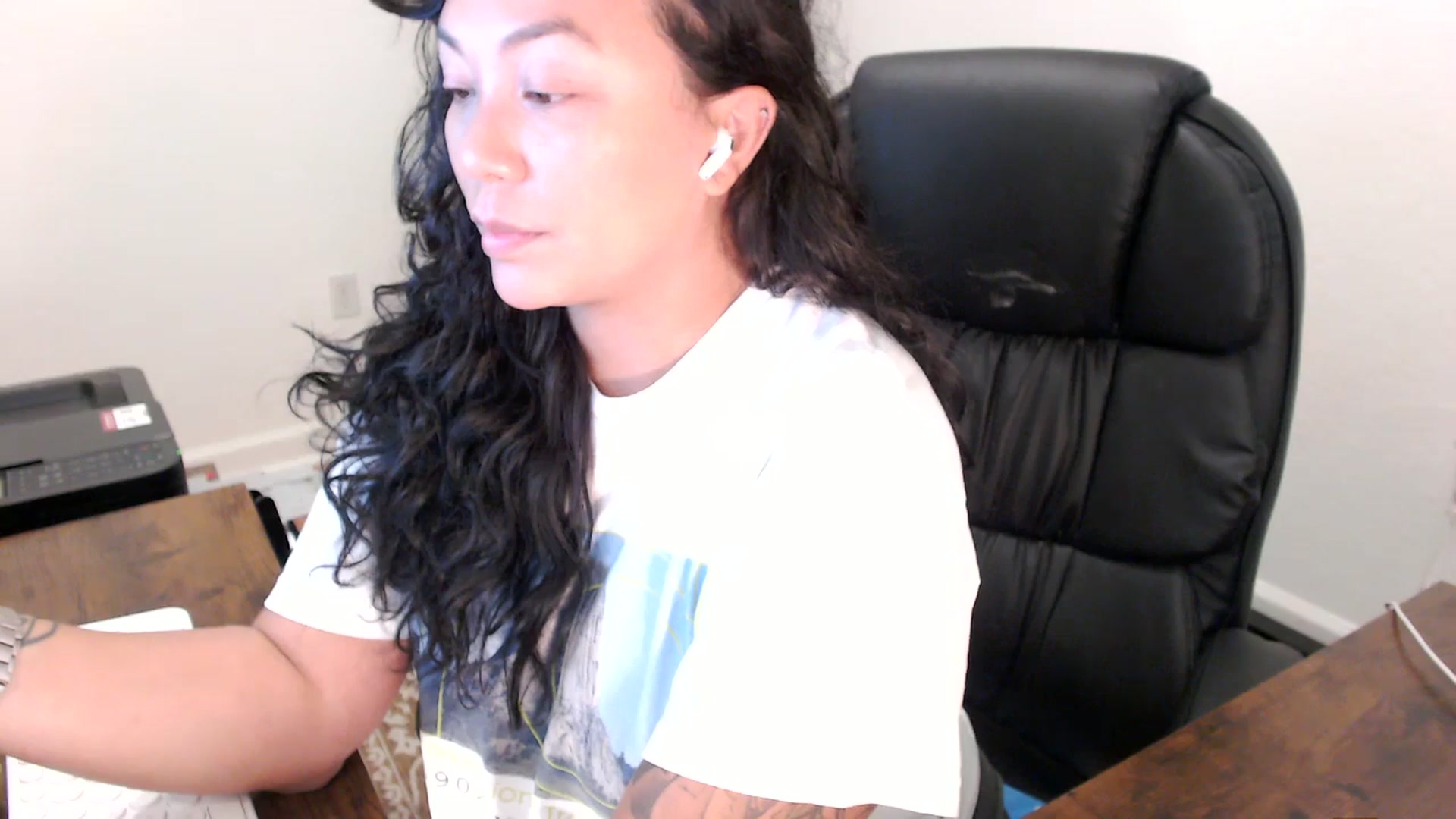 Gallery image thumbnail from MickaylaStar's myfreecams stream on, 10/03/2025, 15:55 image 12 of 20