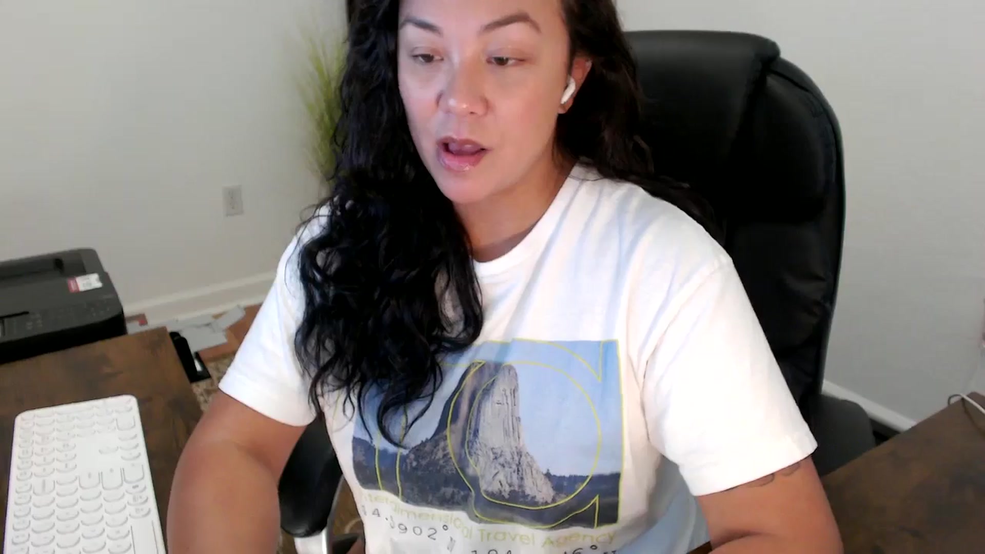 Gallery image thumbnail from MickaylaStar's myfreecams stream on, 10/03/2025, 20:31 image 3 of 20