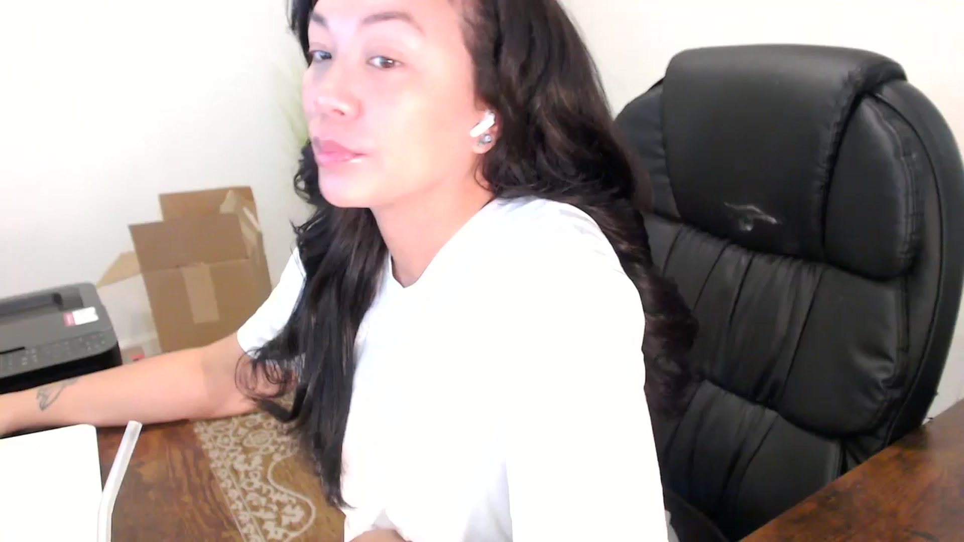 Gallery image thumbnail from MickaylaStar's myfreecams stream on, 10/06/2025, 15:37 image 1 of 20