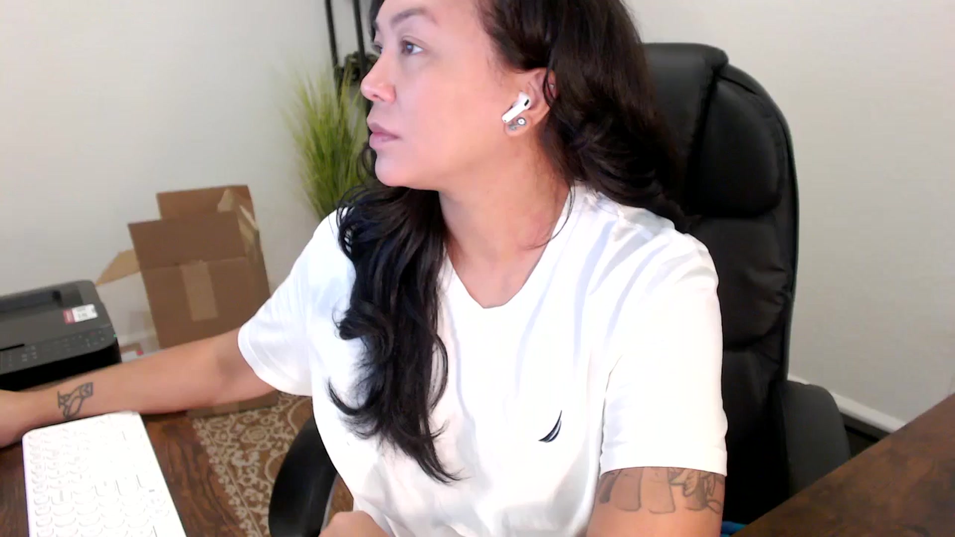 Gallery image thumbnail from MickaylaStar's myfreecams stream on, 10/06/2025, 15:50 image 14 of 20