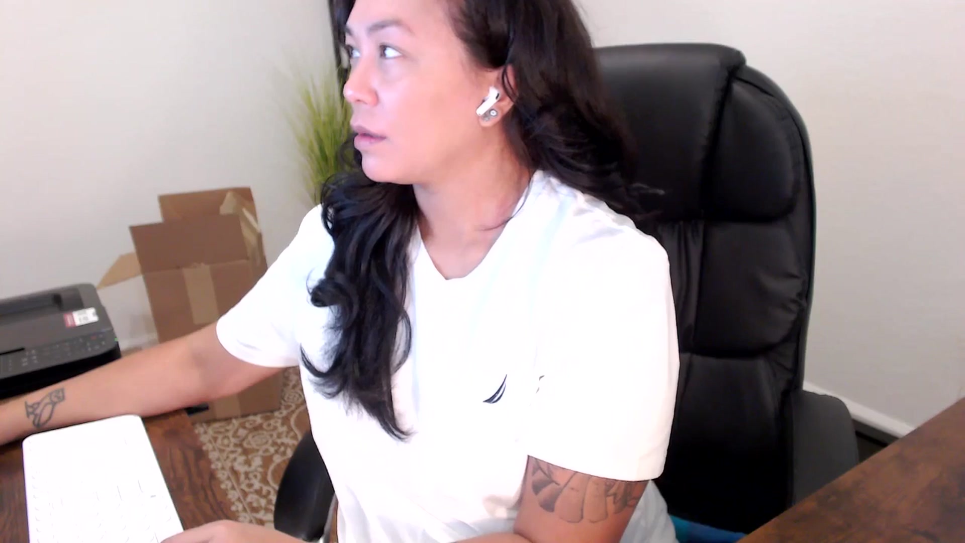 Gallery image thumbnail from MickaylaStar's myfreecams stream on, 10/06/2025, 15:50 image 17 of 20