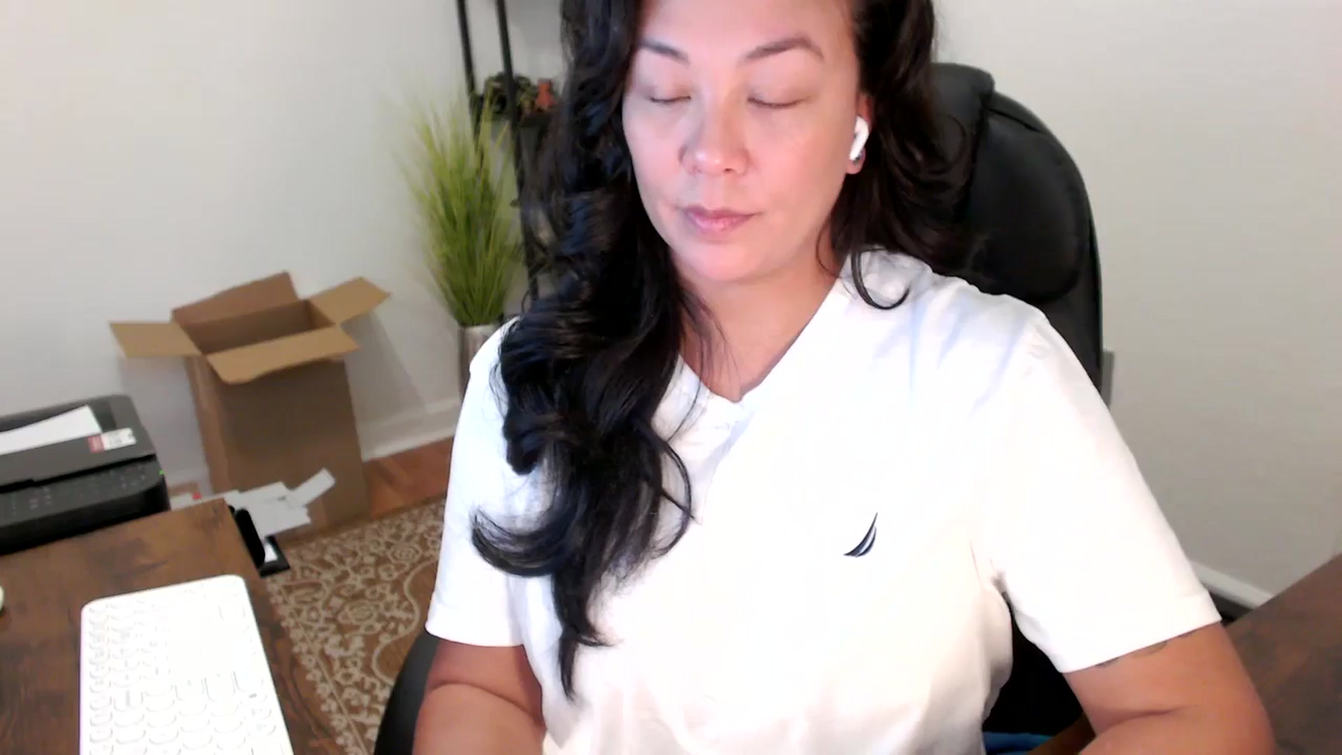 Gallery image thumbnail from MickaylaStar's myfreecams stream on, 10/06/2025, 17:25 image 6 of 20