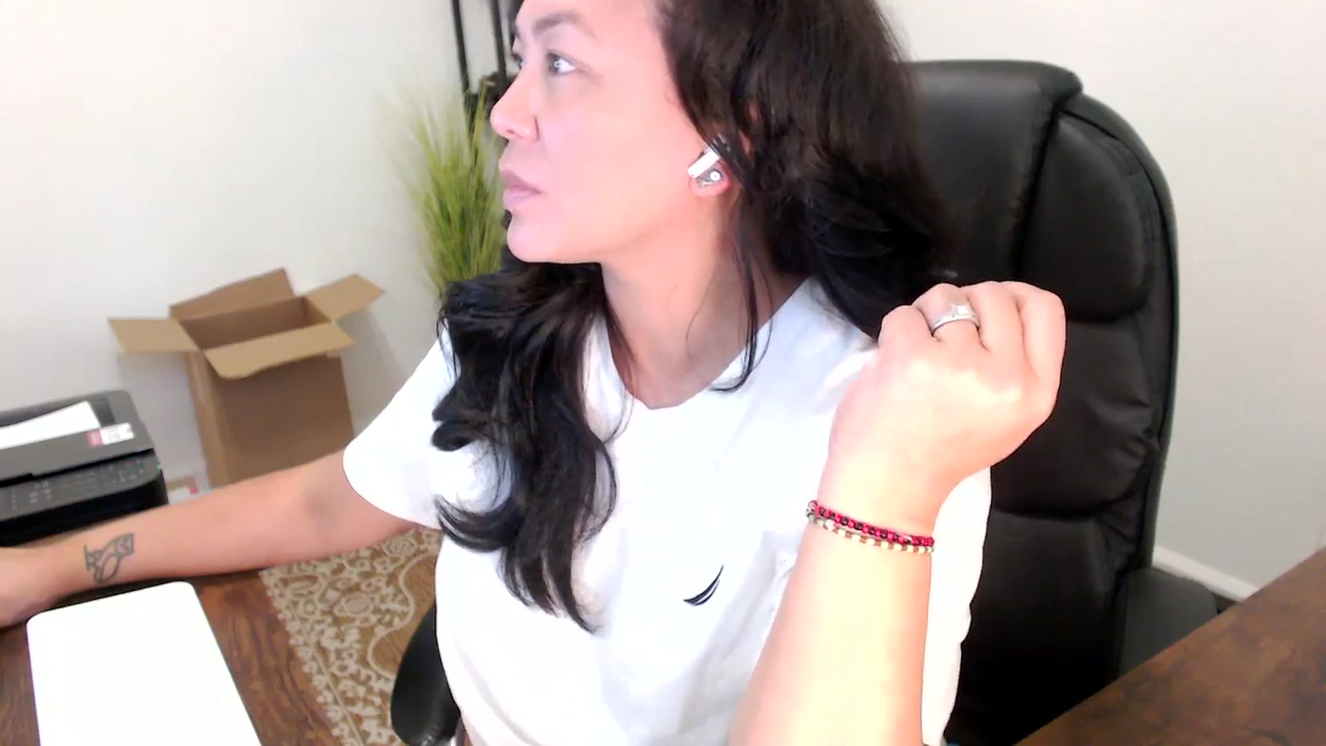 Gallery image thumbnail from MickaylaStar's myfreecams stream on, 10/06/2025, 17:25 image 9 of 20