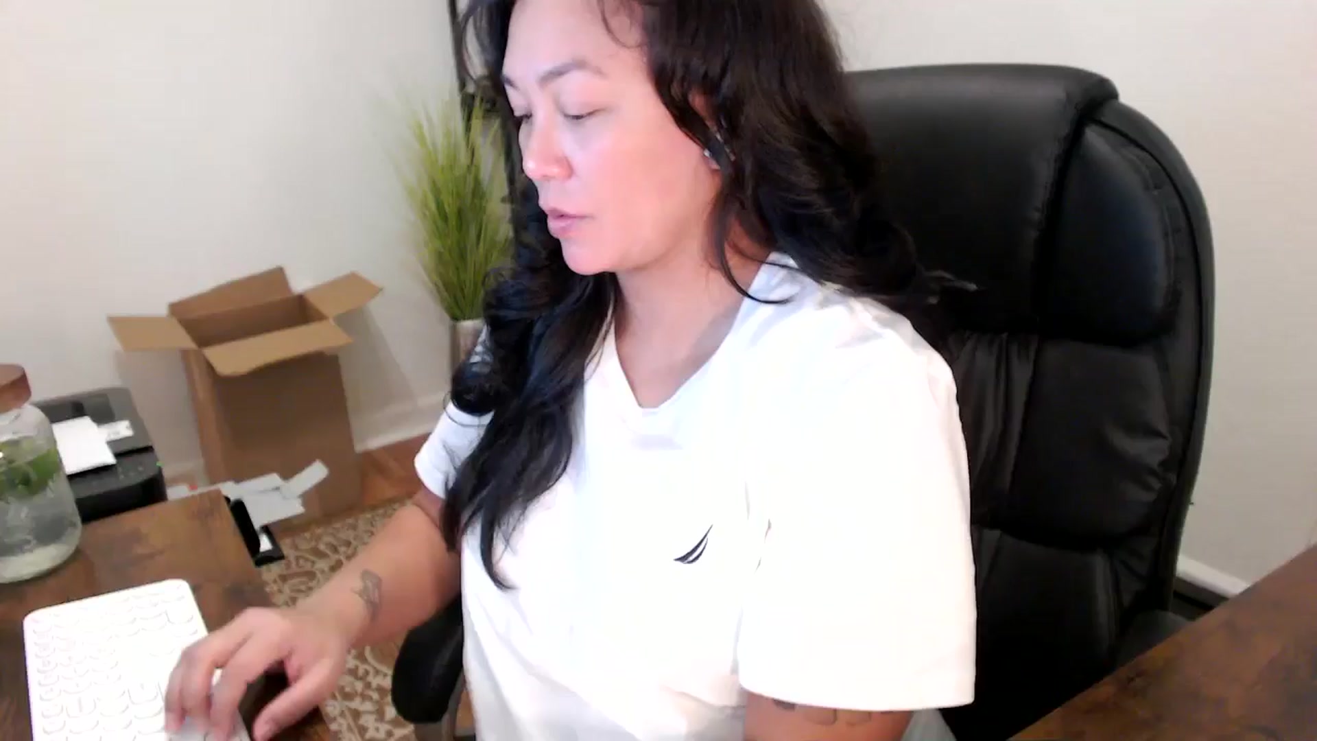 Gallery image thumbnail from MickaylaStar's myfreecams stream on, 10/06/2025, 18:30 image 14 of 20