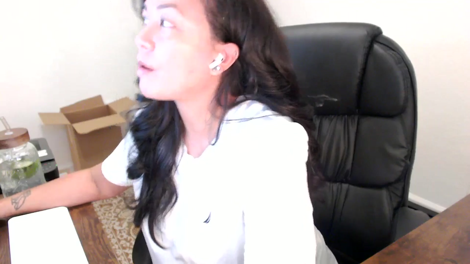 Gallery image thumbnail from MickaylaStar's myfreecams stream on, 10/06/2025, 18:30 image 18 of 20