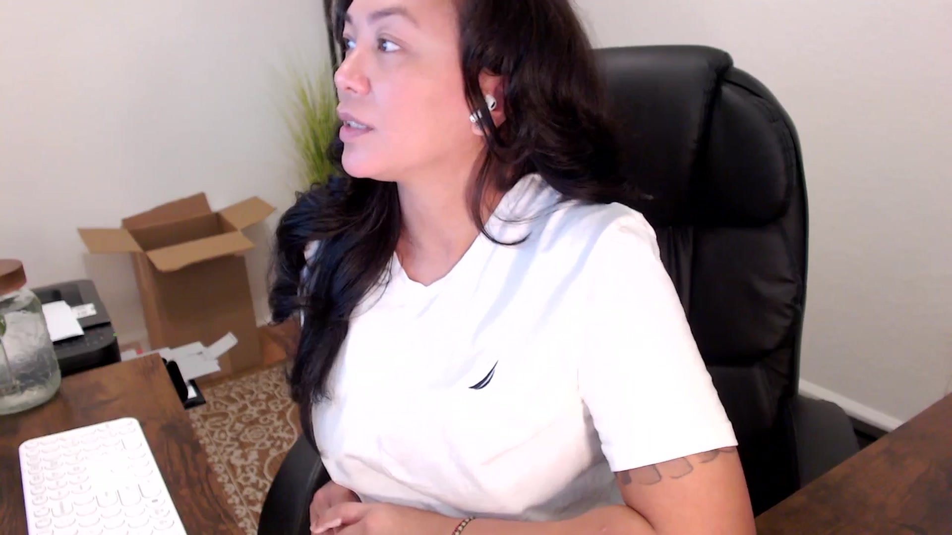 Gallery image thumbnail from MickaylaStar's myfreecams stream on, 10/06/2025, 18:30 image 9 of 20