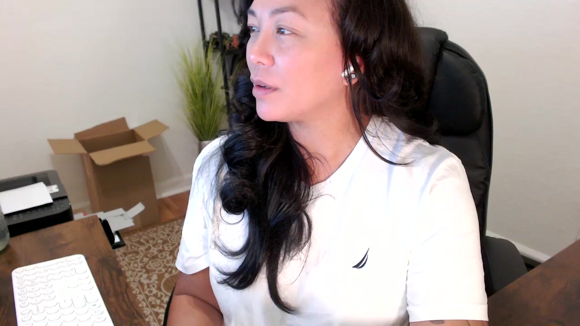 Gallery image thumbnail from MickaylaStar's myfreecams stream on, 10/06/2025, 18:30 image 3 of 20