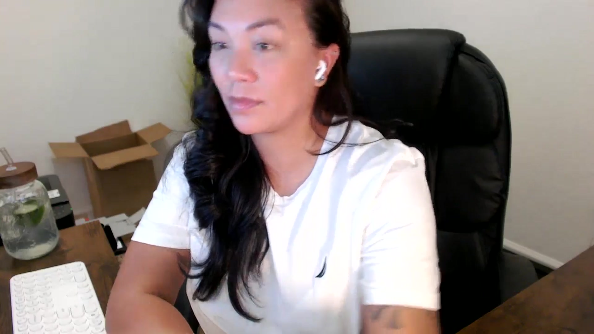 Gallery image thumbnail from MickaylaStar's myfreecams stream on, 10/06/2025, 18:30 image 19 of 20