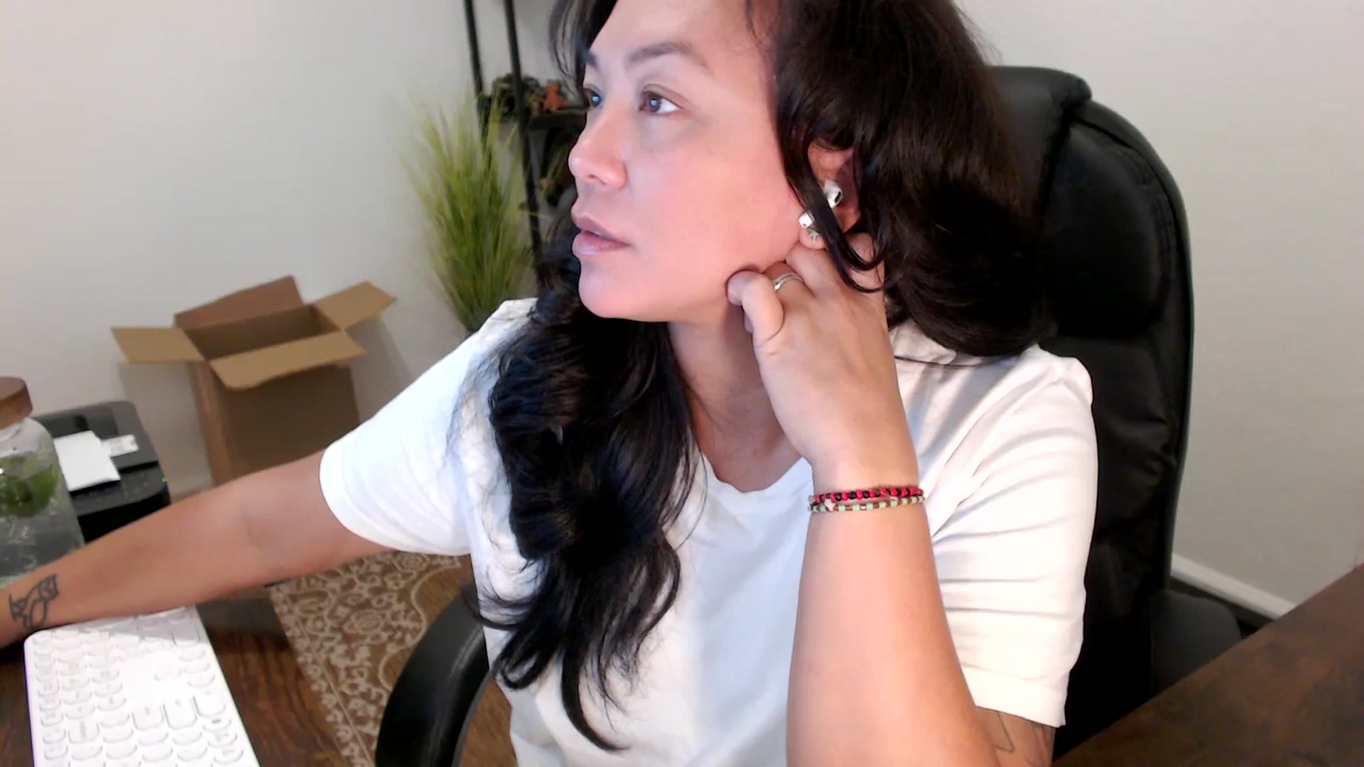 Gallery image thumbnail from MickaylaStar's myfreecams stream on, 10/06/2025, 18:30 image 16 of 20