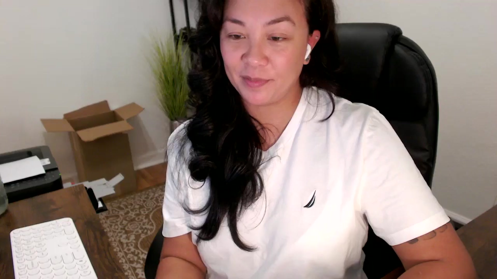 Gallery image thumbnail from MickaylaStar's myfreecams stream on, 10/06/2025, 18:30 image 2 of 20