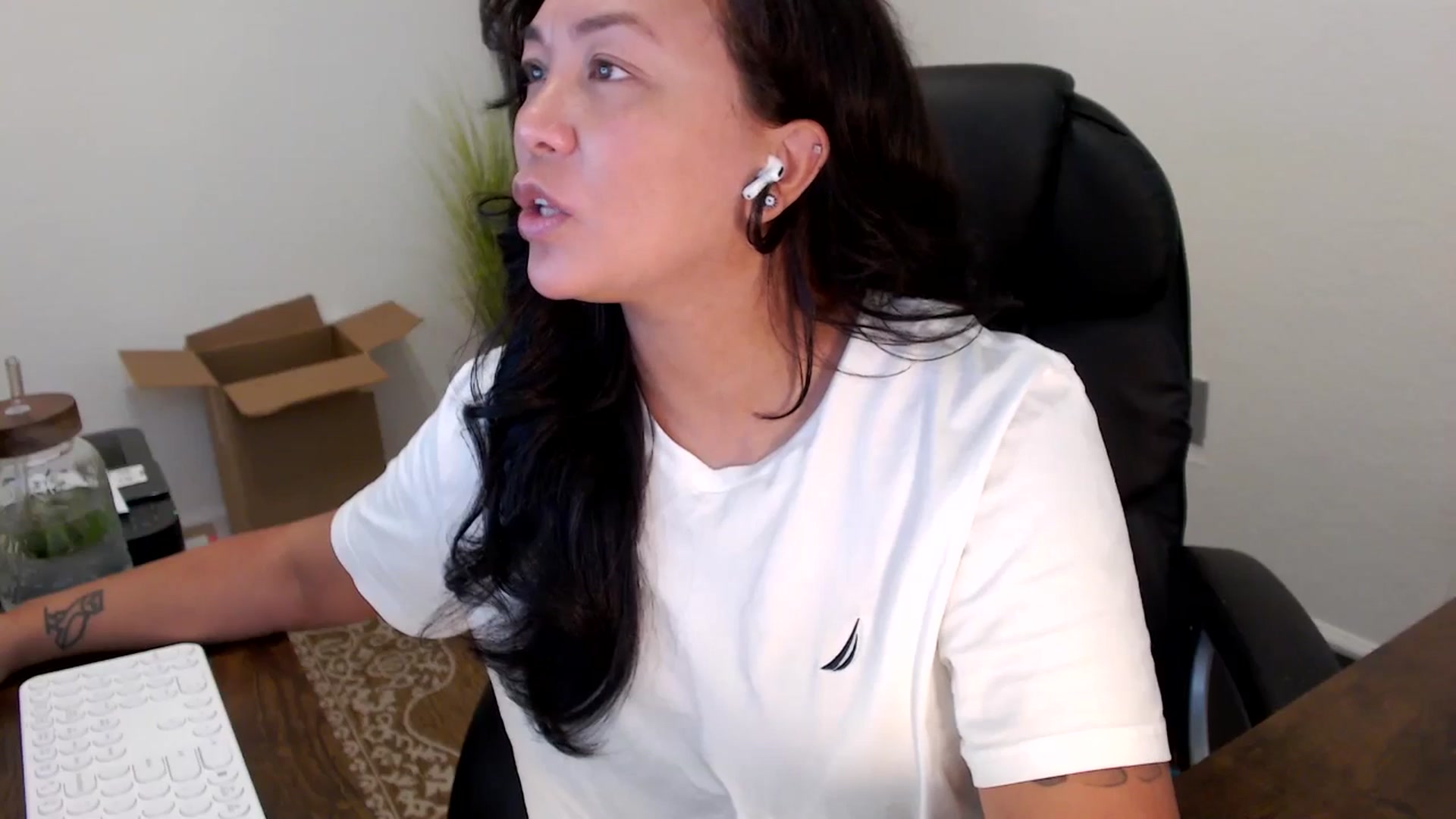 Gallery image thumbnail from MickaylaStar's myfreecams stream on, 10/06/2025, 19:49 image 9 of 20
