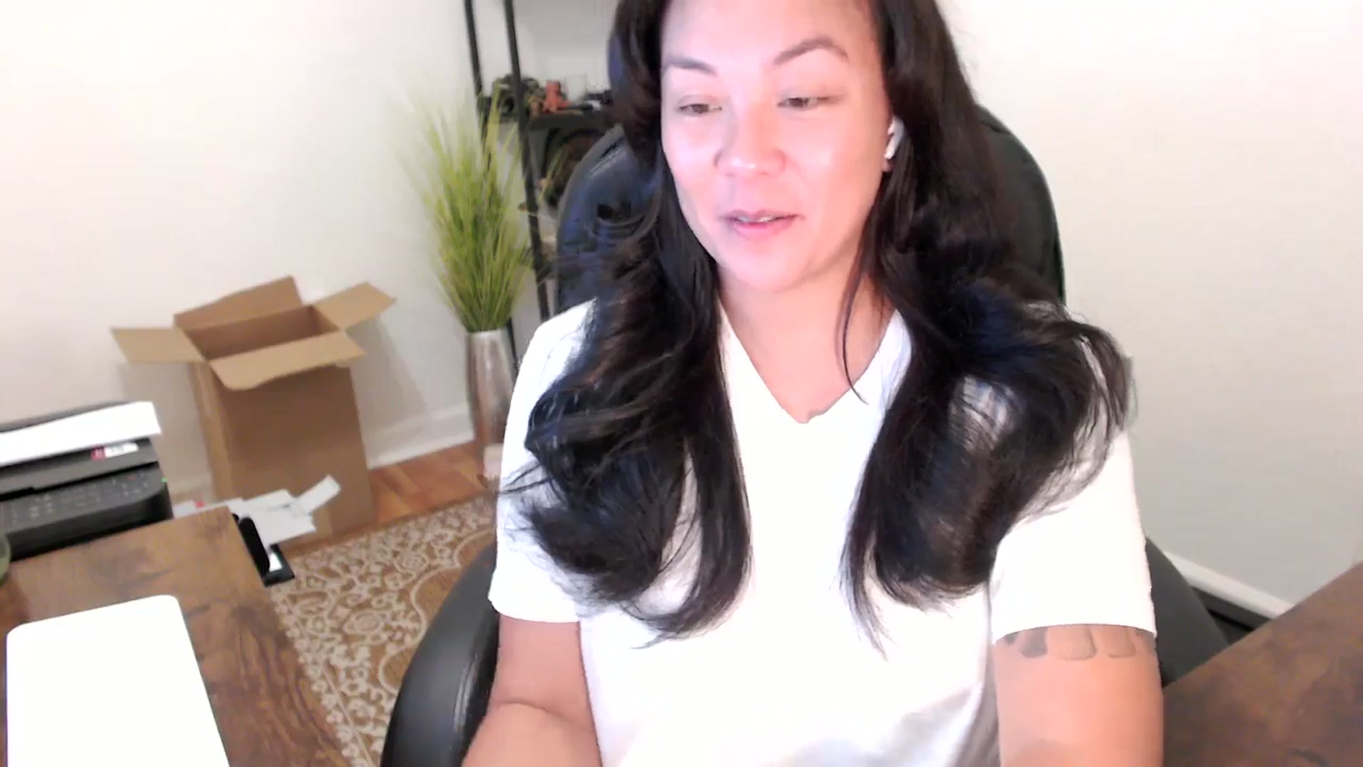 Gallery image thumbnail from MickaylaStar's myfreecams stream on, 10/06/2025, 21:09 image 6 of 20