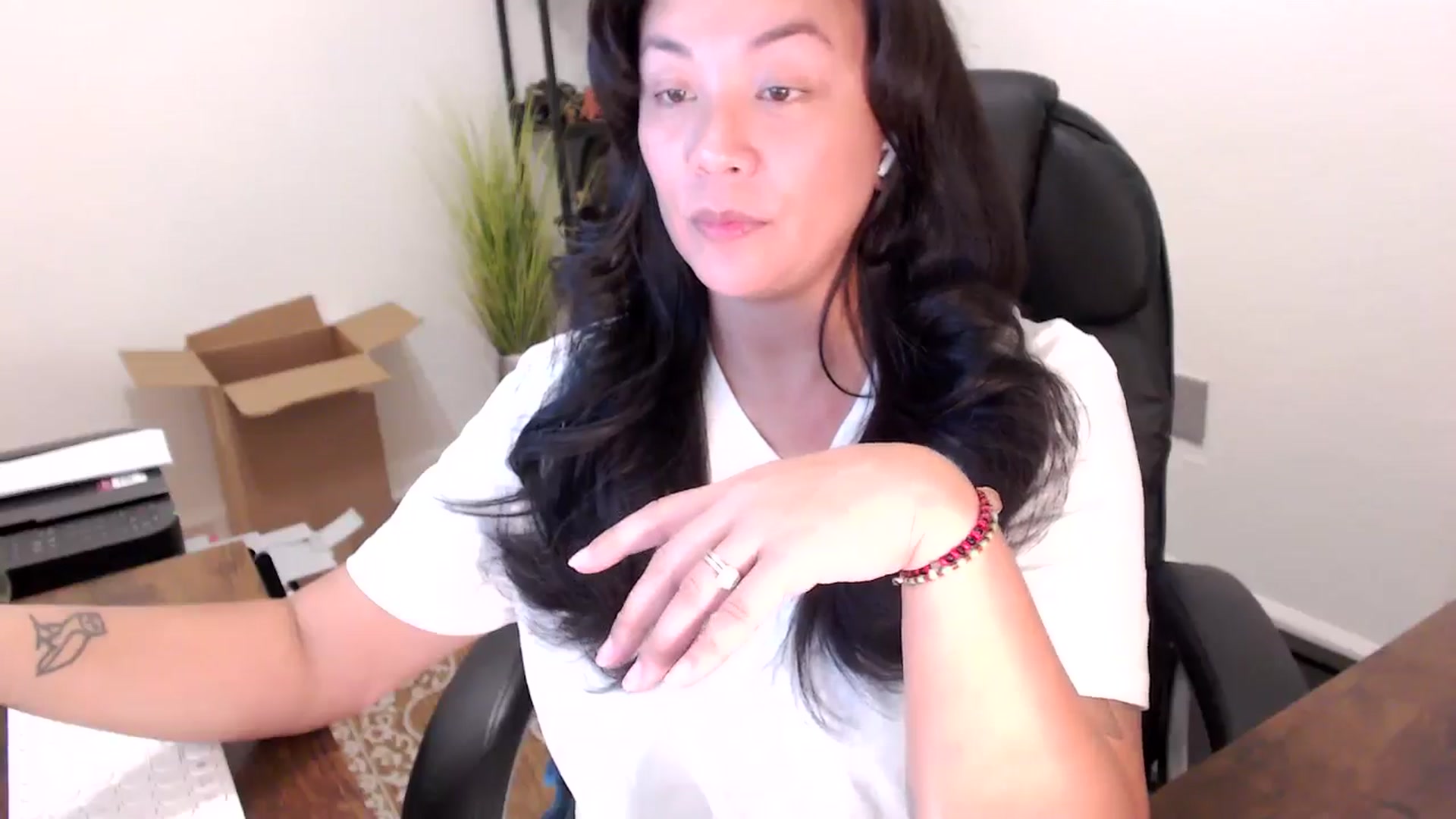 Gallery image thumbnail from MickaylaStar's myfreecams stream on, 10/06/2025, 21:09 image 10 of 20