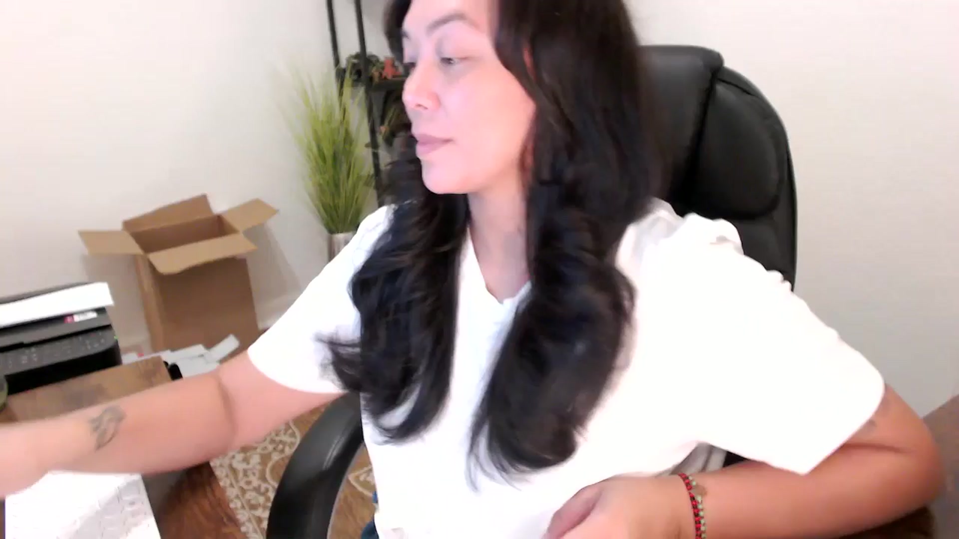 Gallery image thumbnail from MickaylaStar's myfreecams stream on, 10/06/2025, 21:09 image 19 of 20