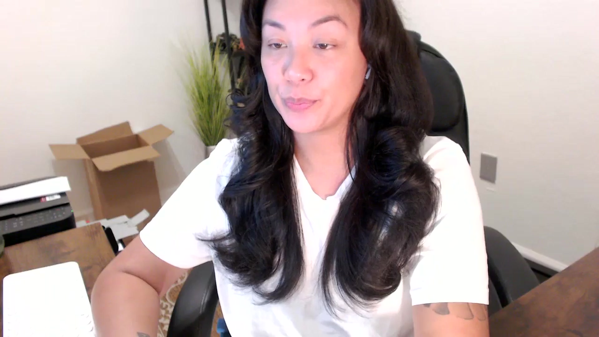 Gallery image thumbnail from MickaylaStar's myfreecams stream on, 10/06/2025, 21:09 image 18 of 20