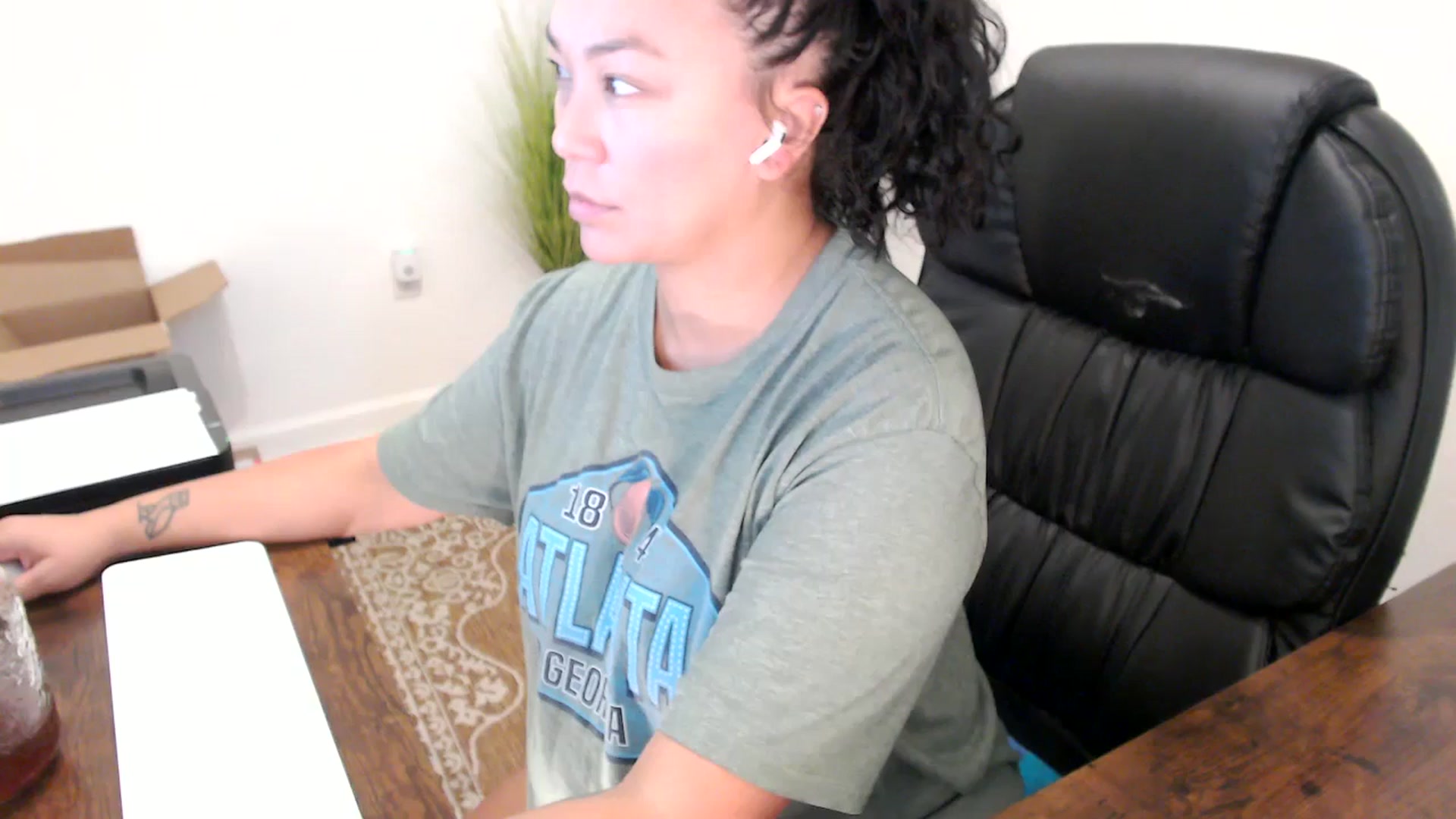 Gallery image thumbnail from MickaylaStar's myfreecams stream on, 10/07/2025, 16:25 image 4 of 20