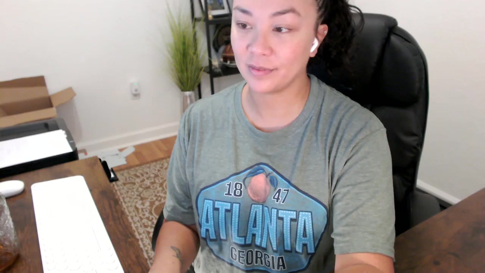 Gallery image thumbnail from MickaylaStar's myfreecams stream on, 10/07/2025, 16:25 image 16 of 20