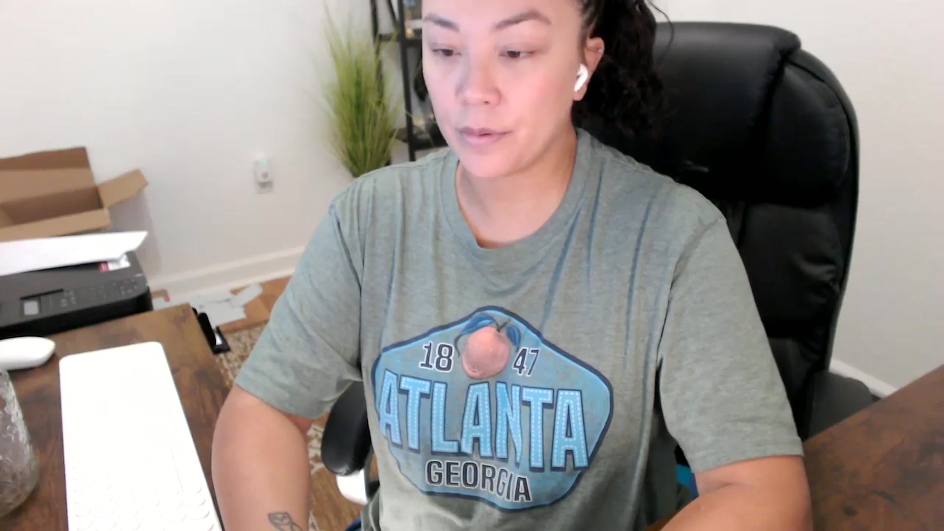 Gallery image thumbnail from MickaylaStar's myfreecams stream on, 10/07/2025, 16:46 image 12 of 20