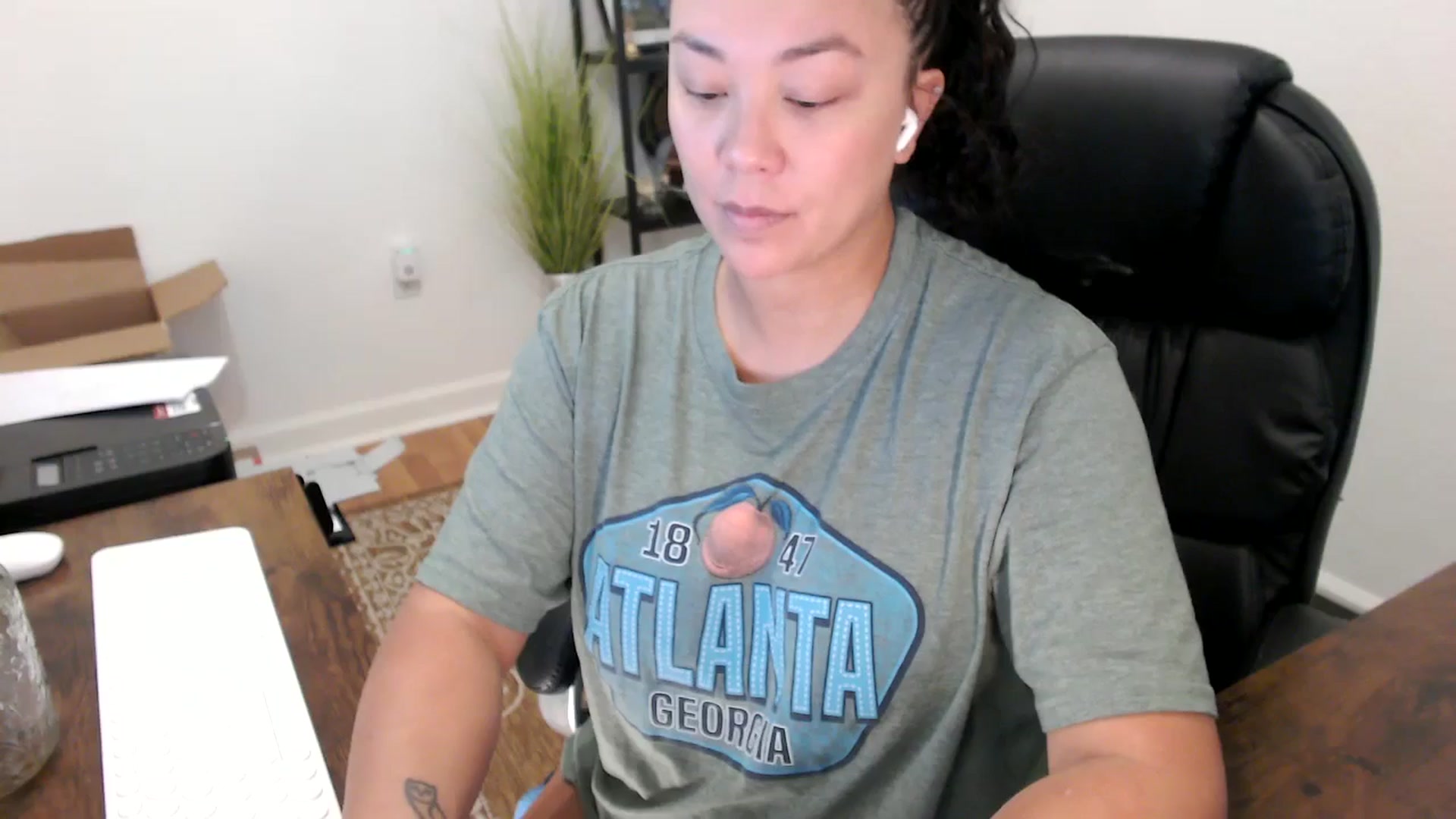 Gallery image thumbnail from MickaylaStar's myfreecams stream on, 10/07/2025, 16:46 image 15 of 20