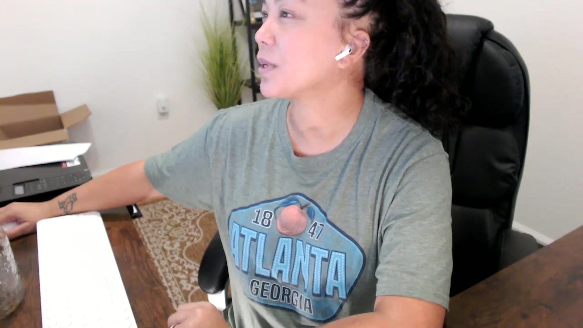 Gallery image thumbnail from MickaylaStar's myfreecams stream on, 10/07/2025, 16:46 image 14 of 20