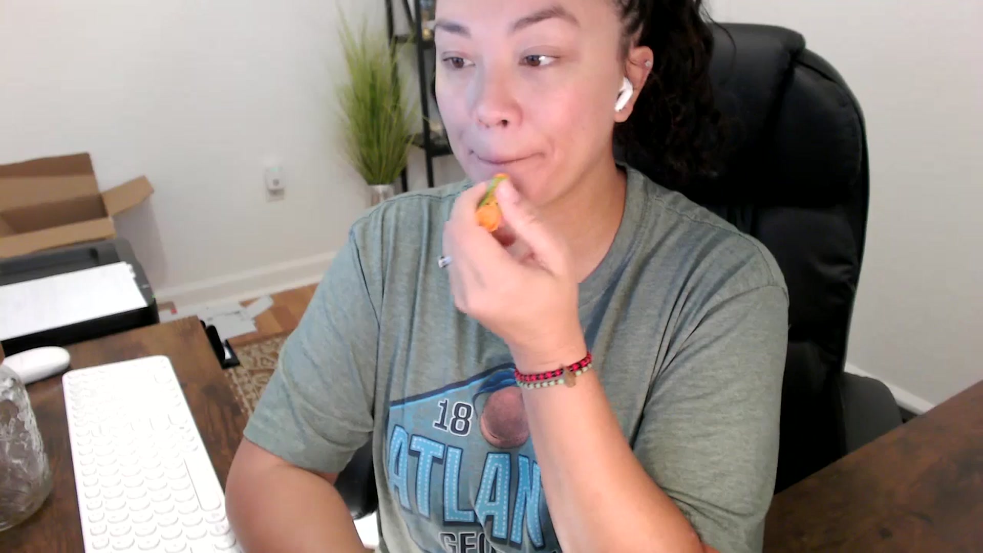 Gallery image thumbnail from MickaylaStar's myfreecams stream on, 10/07/2025, 16:46 image 3 of 20