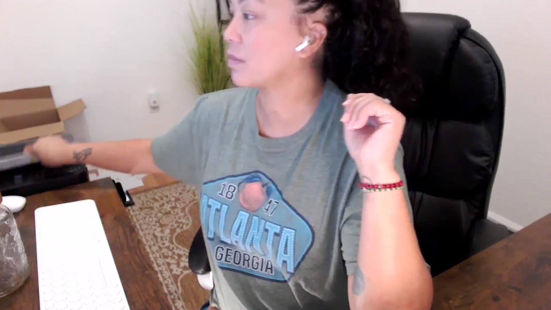 Gallery image thumbnail from MickaylaStar's myfreecams stream on, 10/07/2025, 16:46 image 10 of 20
