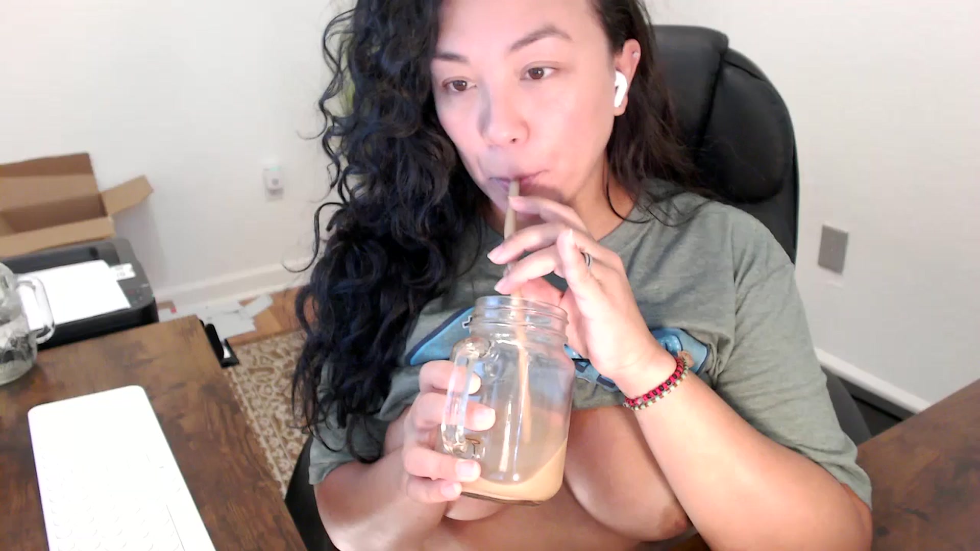 Gallery image thumbnail from MickaylaStar's myfreecams stream on, 10/07/2025, 17:54 image 10 of 20