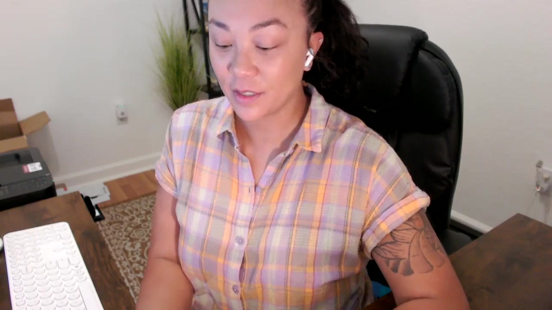 Gallery image thumbnail from MickaylaStar's myfreecams stream on, 10/08/2025, 14:59 image 3 of 20