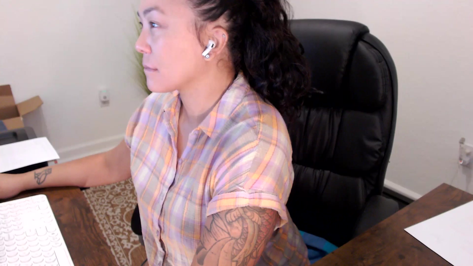 Gallery image thumbnail from MickaylaStar's myfreecams stream on, 10/08/2025, 16:24 image 1 of 20