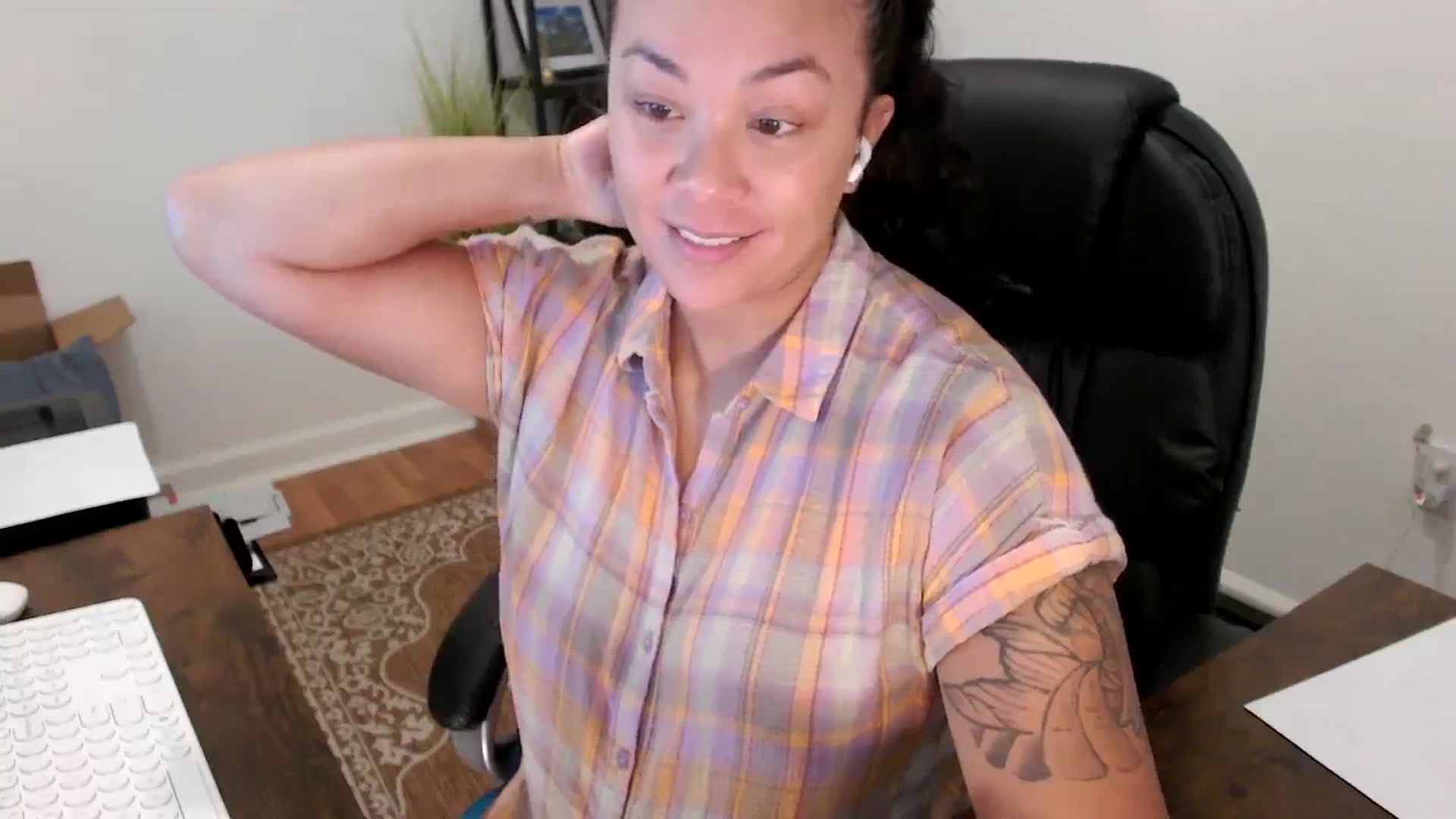 Gallery image thumbnail from MickaylaStar's myfreecams stream on, 10/08/2025, 16:38 image 20 of 20