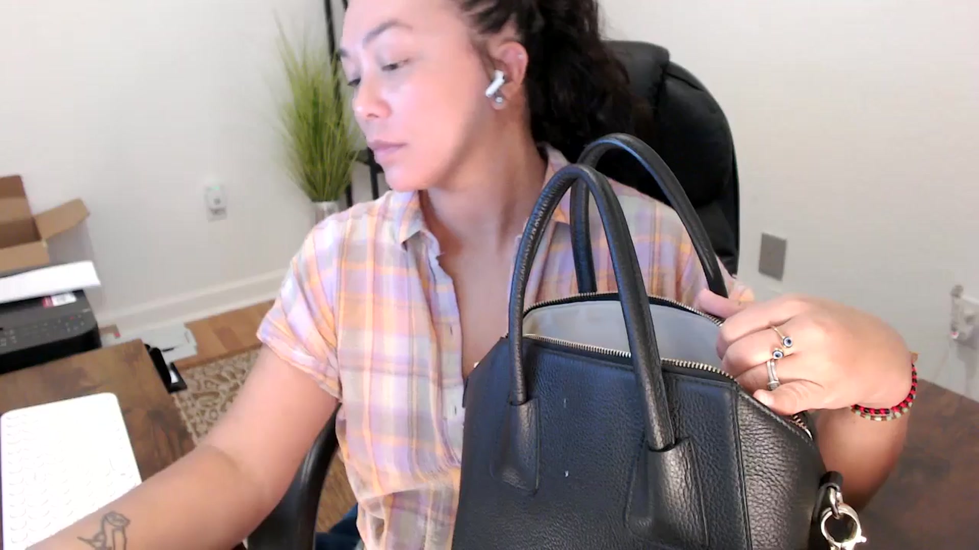 Gallery image thumbnail from MickaylaStar's myfreecams stream on, 10/08/2025, 19:32 image 12 of 20