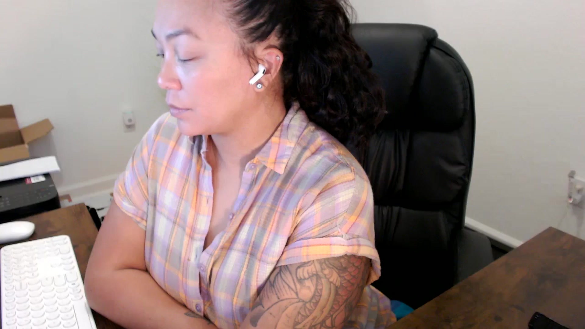 Gallery image thumbnail from MickaylaStar's myfreecams stream on, 10/08/2025, 19:32 image 6 of 20