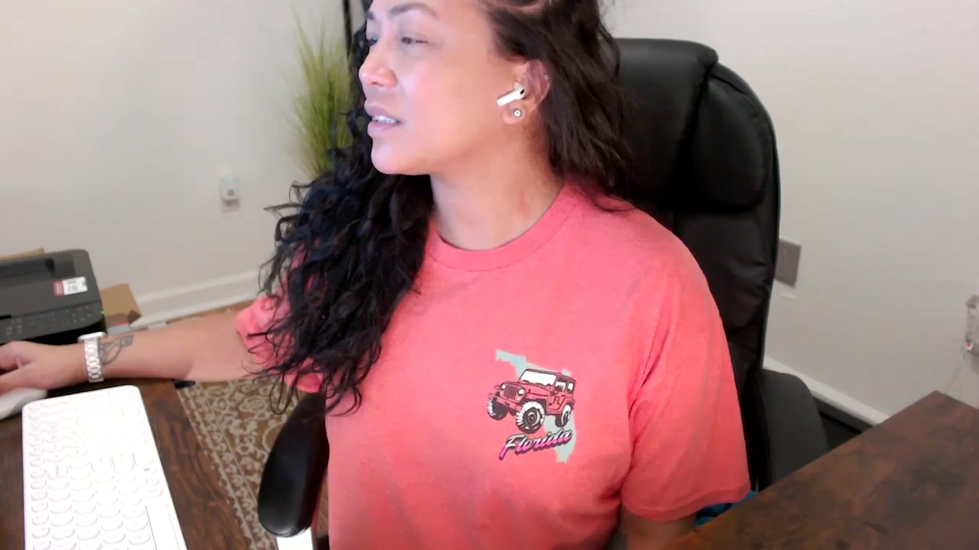 Gallery image thumbnail from MickaylaStar's myfreecams stream on, 10/09/2025, 15:43 image 10 of 20