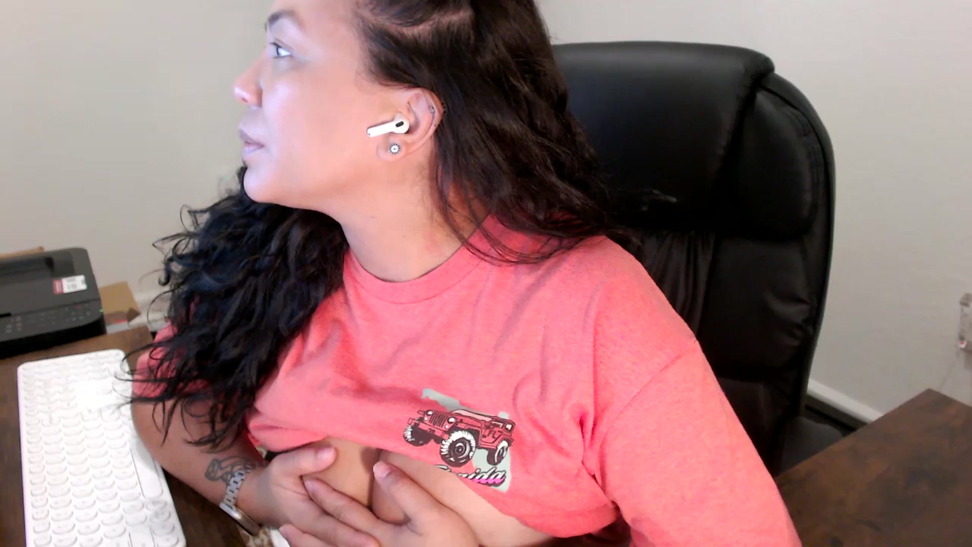 Gallery image thumbnail from MickaylaStar's myfreecams stream on, 10/09/2025, 15:43 image 8 of 20