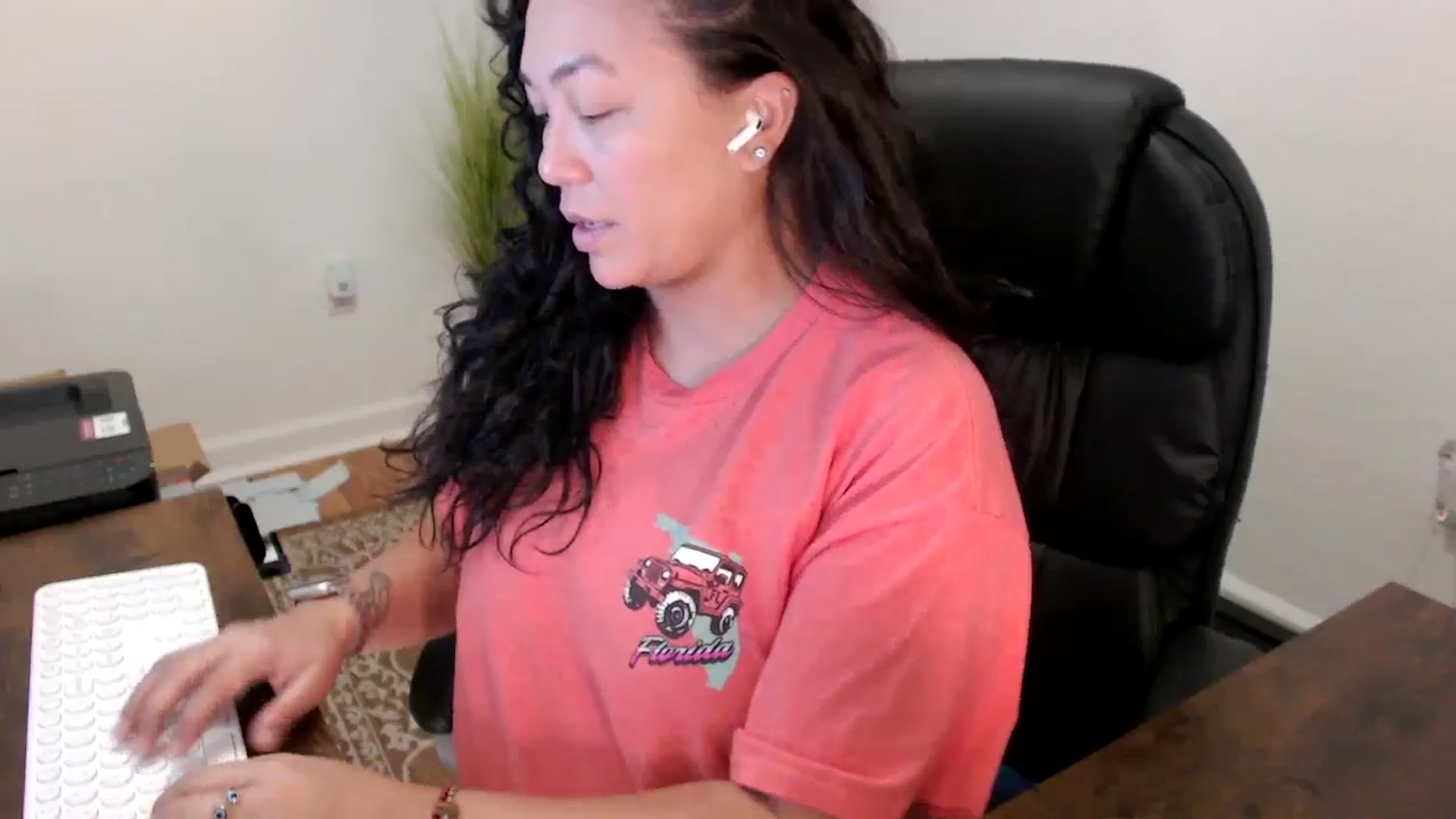 Gallery image thumbnail from MickaylaStar's myfreecams stream on, 10/09/2025, 15:43 image 5 of 20