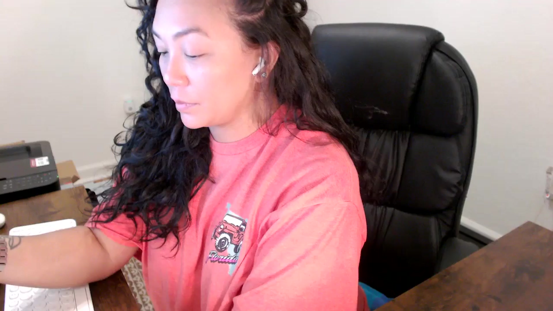 Gallery image thumbnail from MickaylaStar's myfreecams stream on, 10/09/2025, 15:43 image 13 of 20