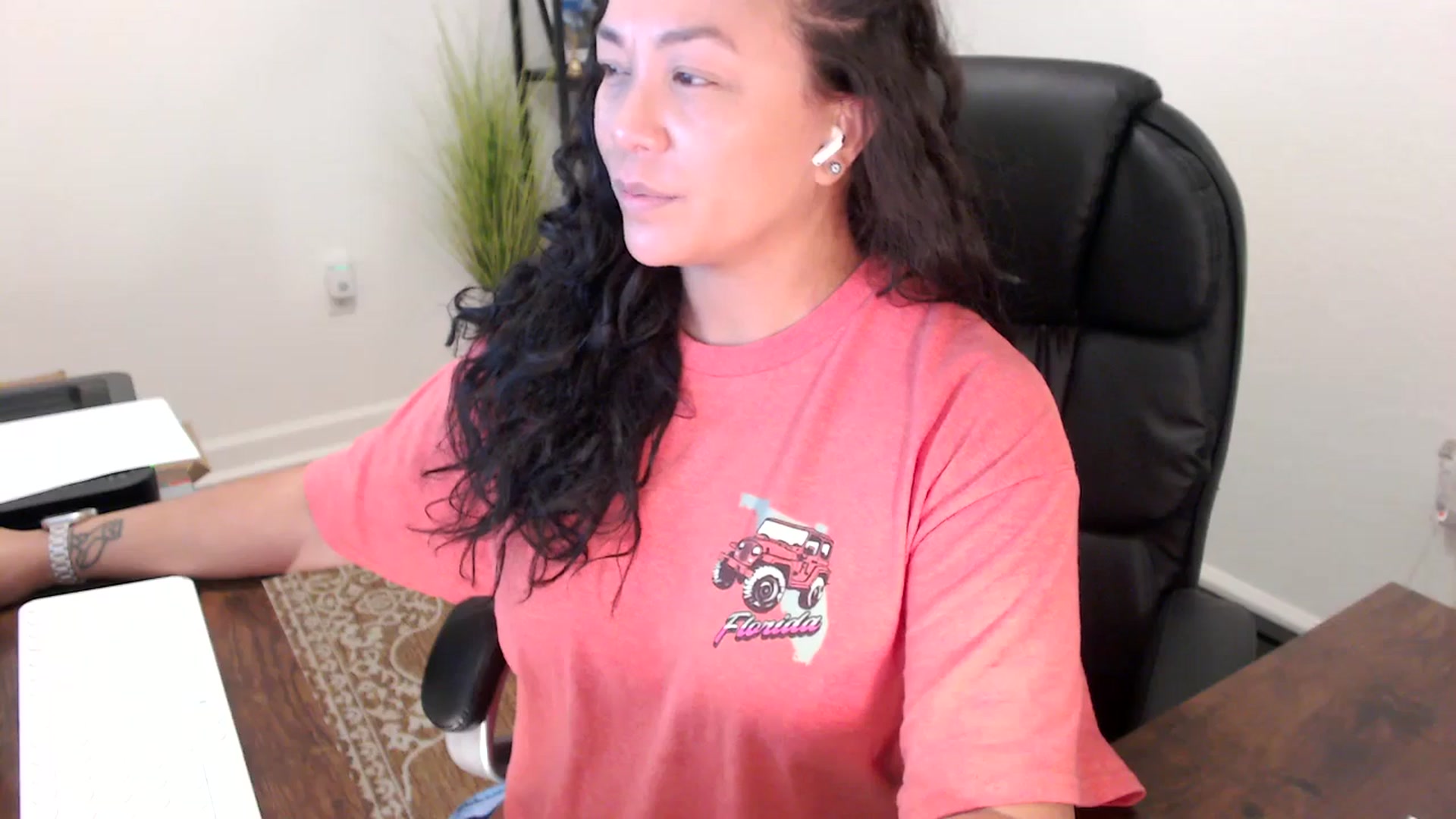 Gallery image thumbnail from MickaylaStar's myfreecams stream on, 10/09/2025, 15:43 image 20 of 20