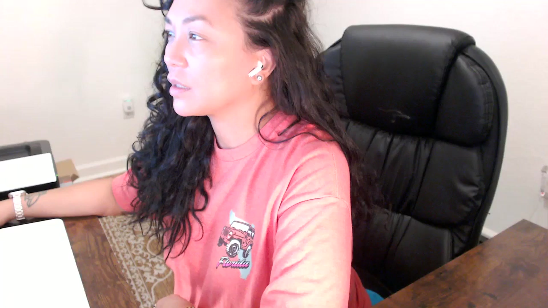 Gallery image thumbnail from MickaylaStar's myfreecams stream on, 10/09/2025, 16:32 image 17 of 20