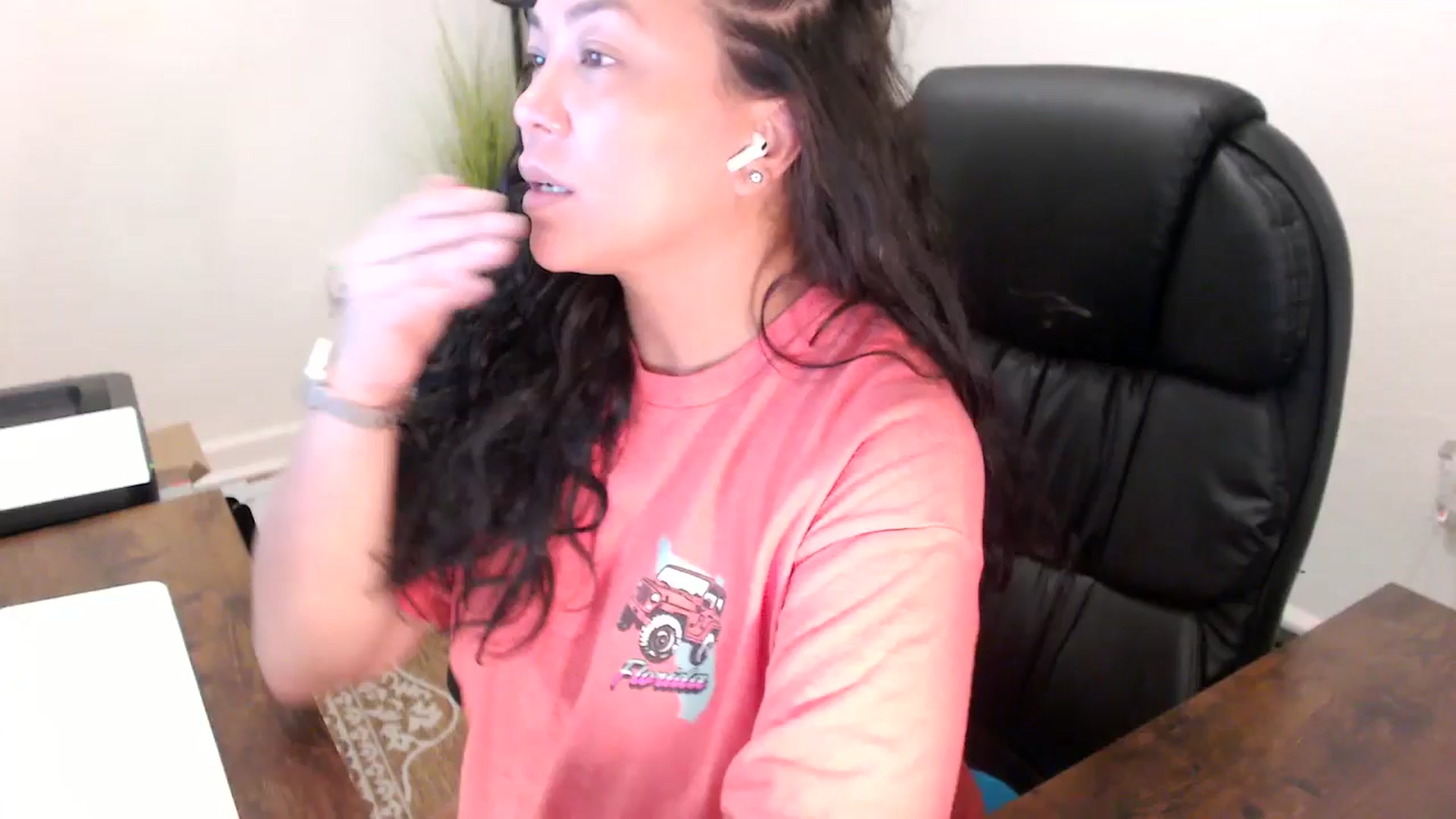 Gallery image thumbnail from MickaylaStar's myfreecams stream on, 10/09/2025, 16:32 image 18 of 20