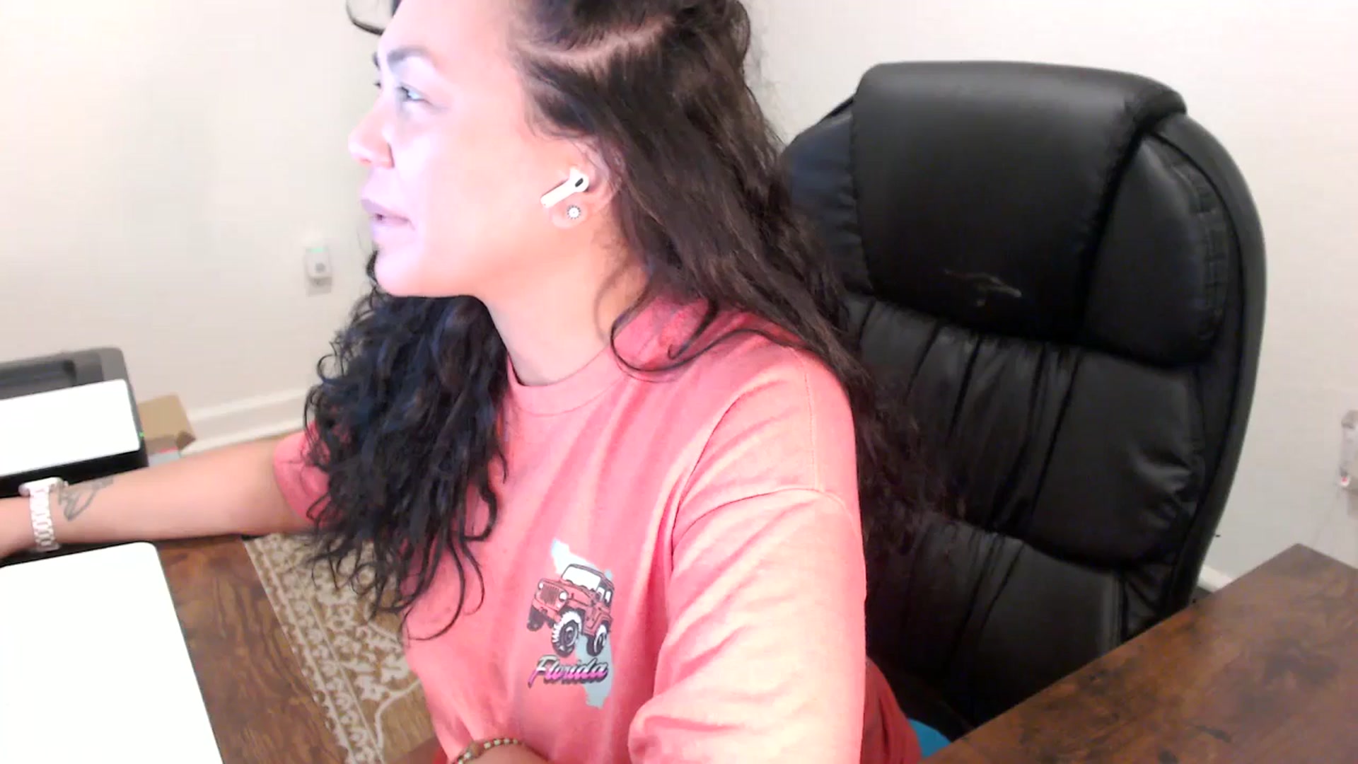Gallery image thumbnail from MickaylaStar's myfreecams stream on, 10/09/2025, 16:32 image 16 of 20