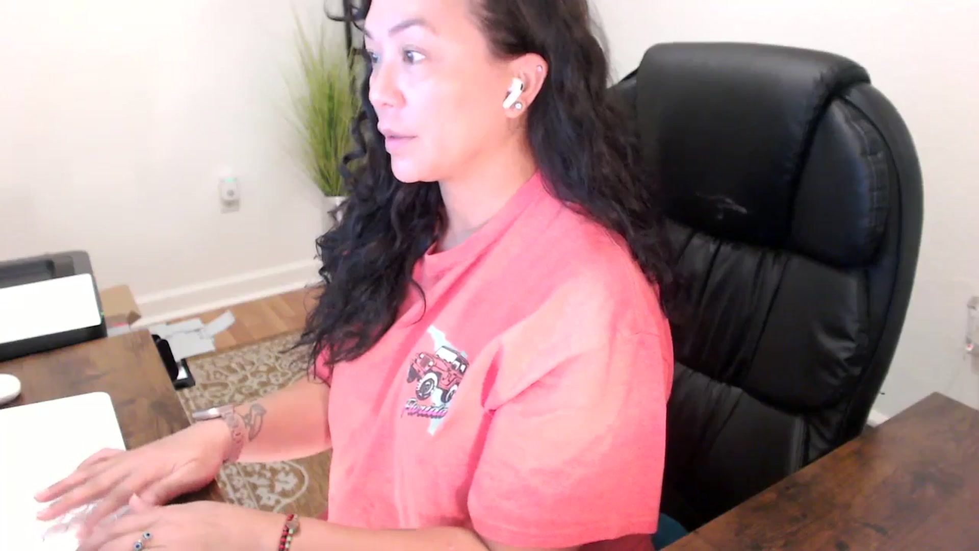 Gallery image thumbnail from MickaylaStar's myfreecams stream on, 10/09/2025, 16:57 image 13 of 20