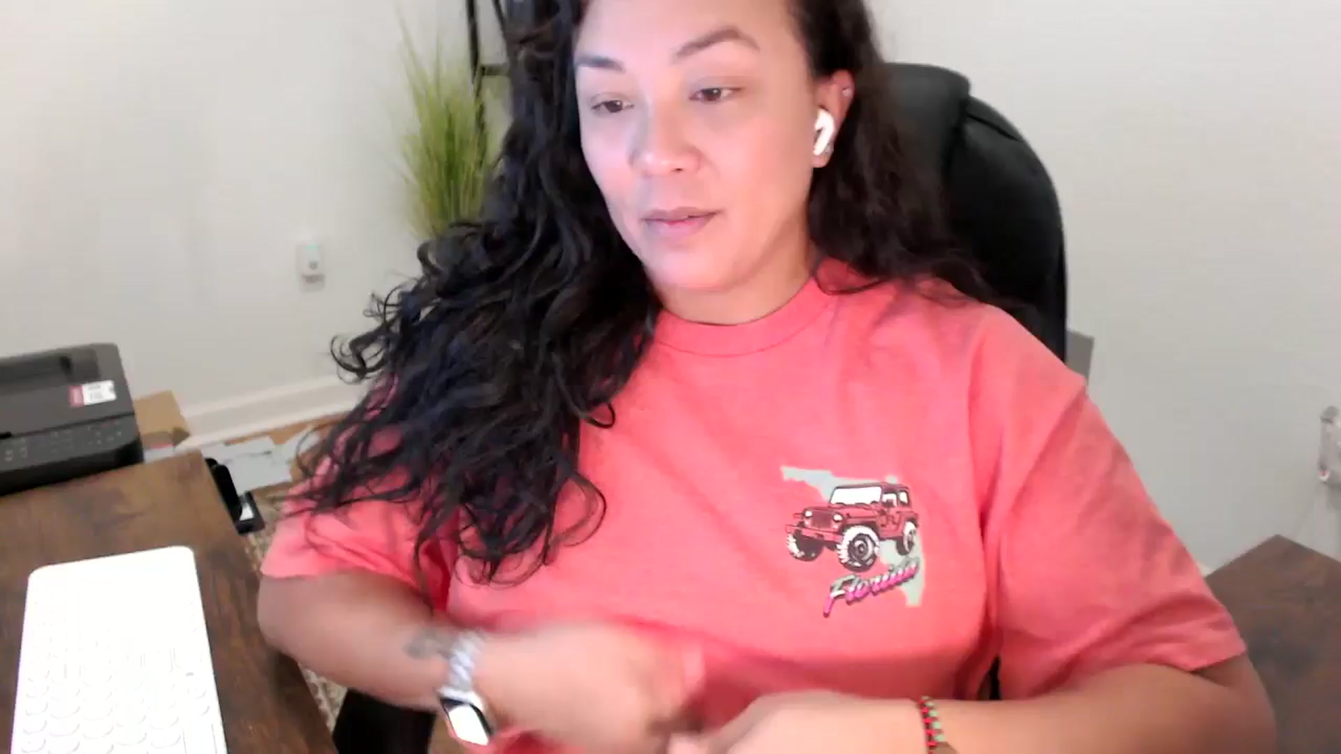 Gallery image thumbnail from MickaylaStar's myfreecams stream on, 10/09/2025, 19:27 image 1 of 20