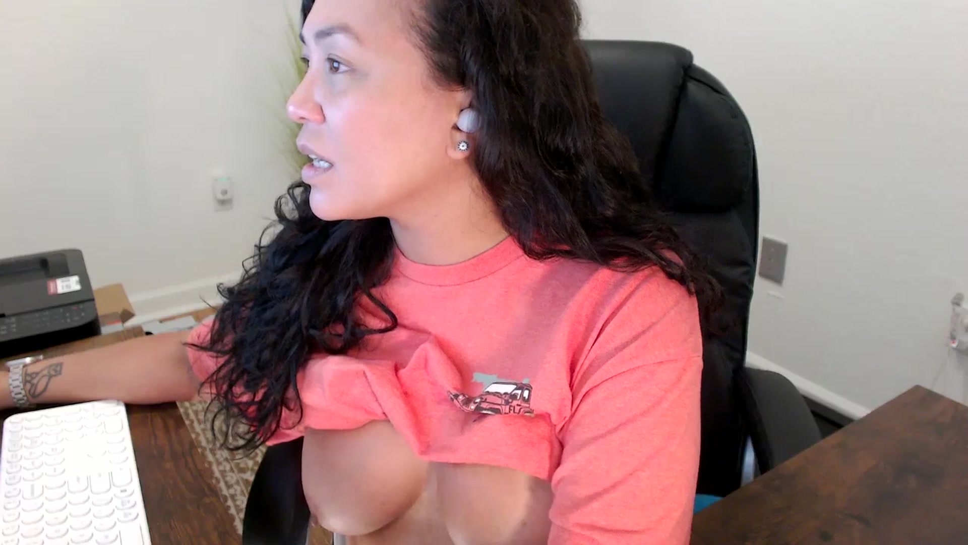 Gallery image thumbnail from MickaylaStar's myfreecams stream on, 10/09/2025, 20:05 image 2 of 20