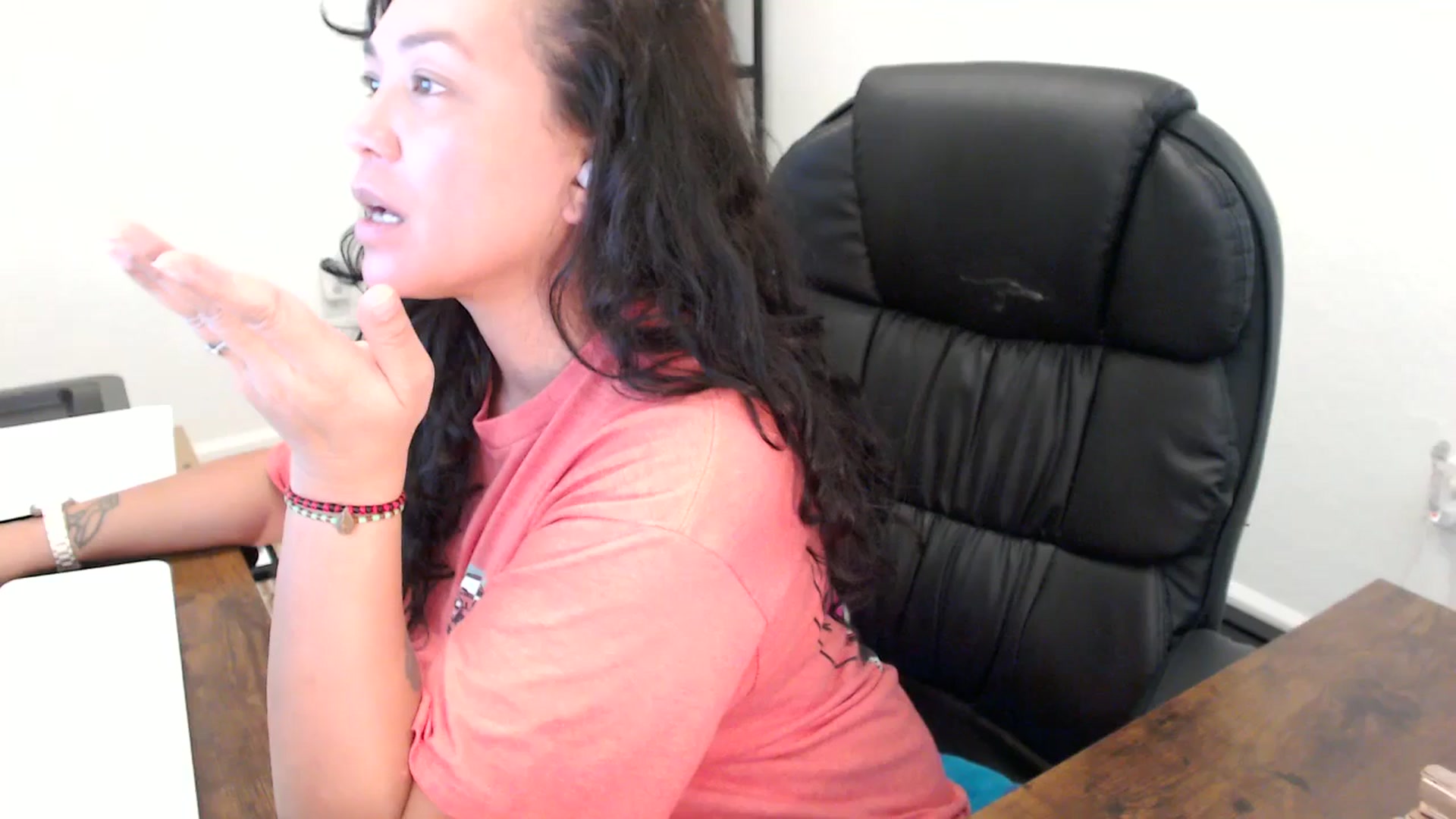 Gallery image thumbnail from MickaylaStar's myfreecams stream on, 10/09/2025, 20:51 image 4 of 20