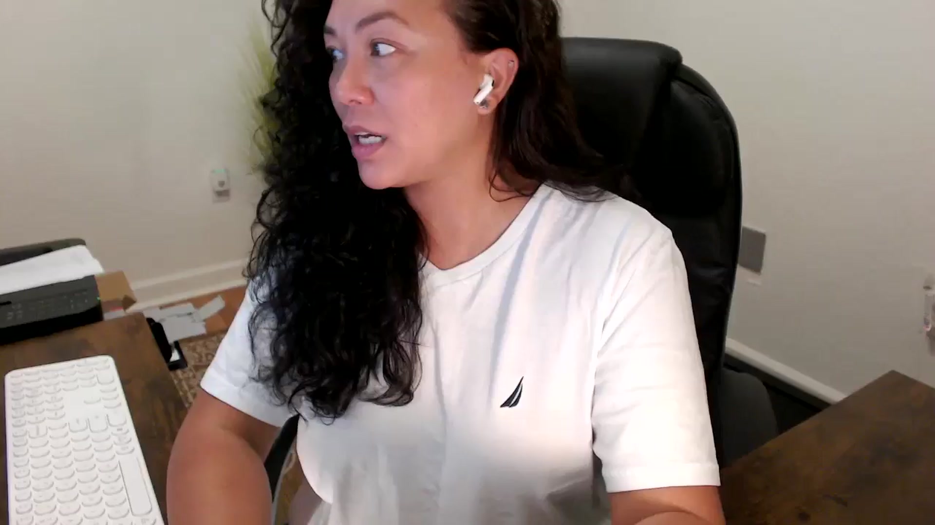 Gallery image thumbnail from MickaylaStar's myfreecams stream on, 10/10/2025, 16:26 image 1 of 20